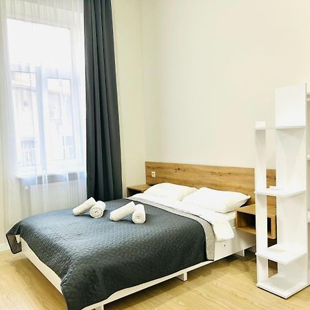 M25 Aparts Lviv Eksteriør billede